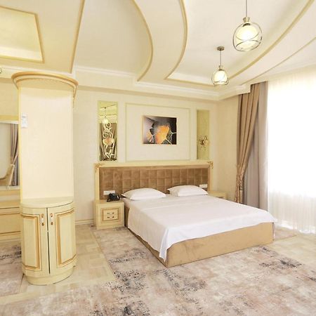 Hotel Reikartz Amirun Tachkent Extérieur photo